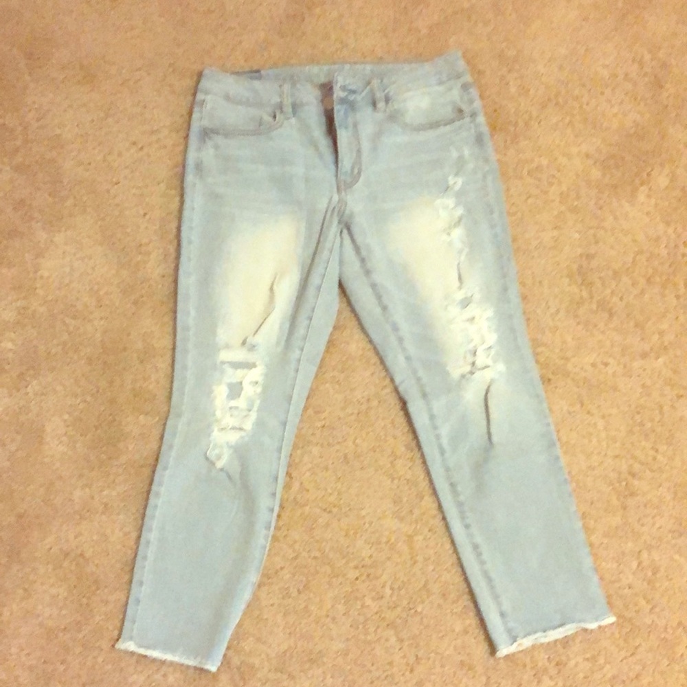 American eagle light  wash distressed capris